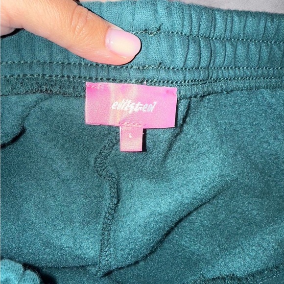 Edikted Green Hoodie + Shorts - Picture 5 of 6